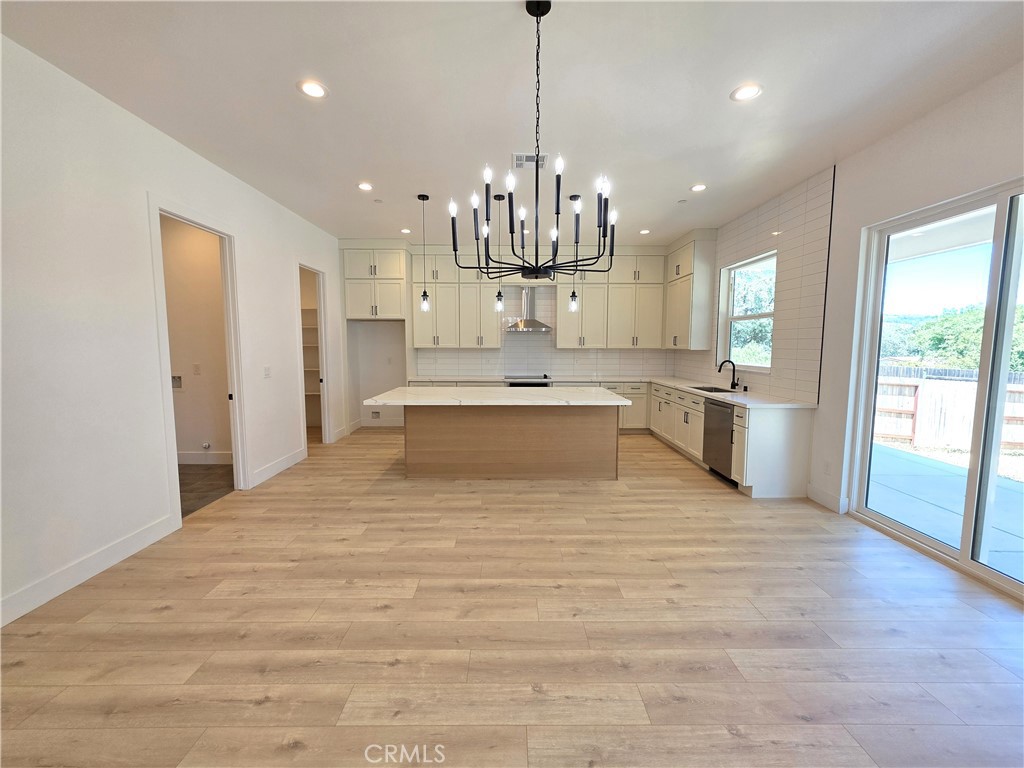 213 Lariat Loop Property Photo 4