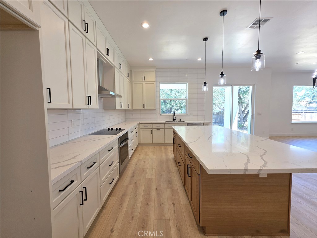 213 Lariat Loop Property Photo 5