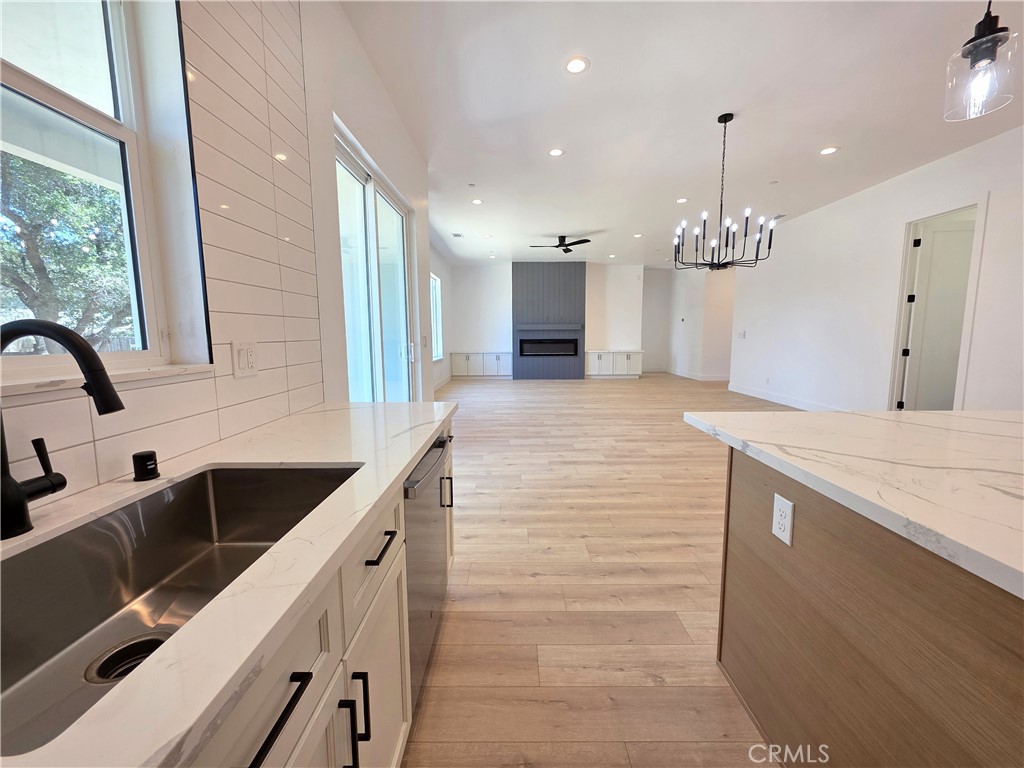 213 Lariat Loop Property Photo 6