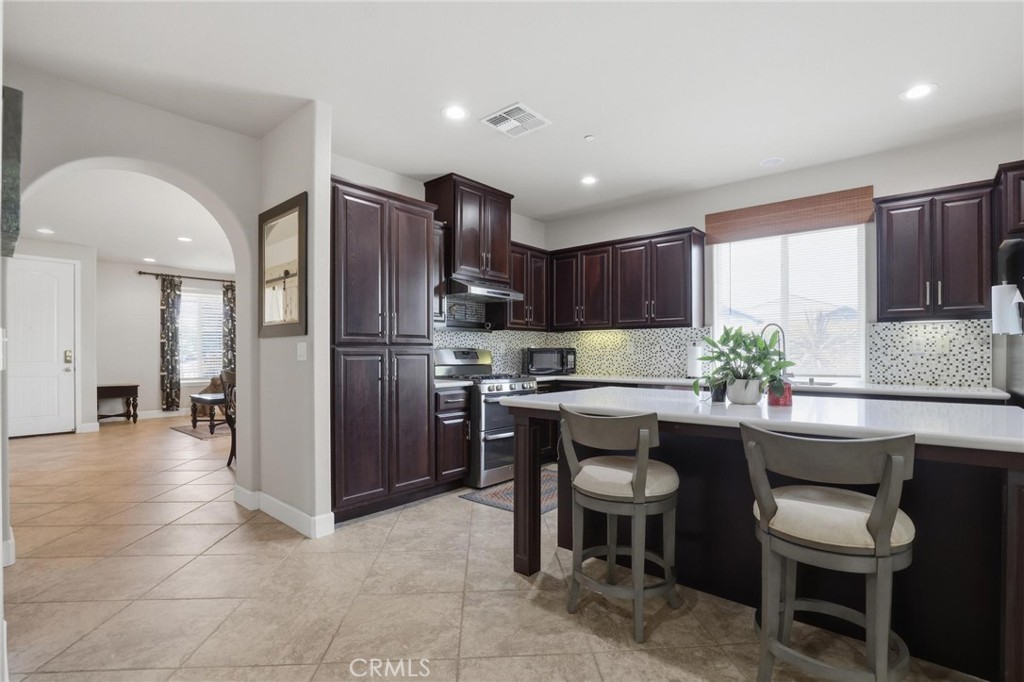 5526 Turnberry Property Photo 13