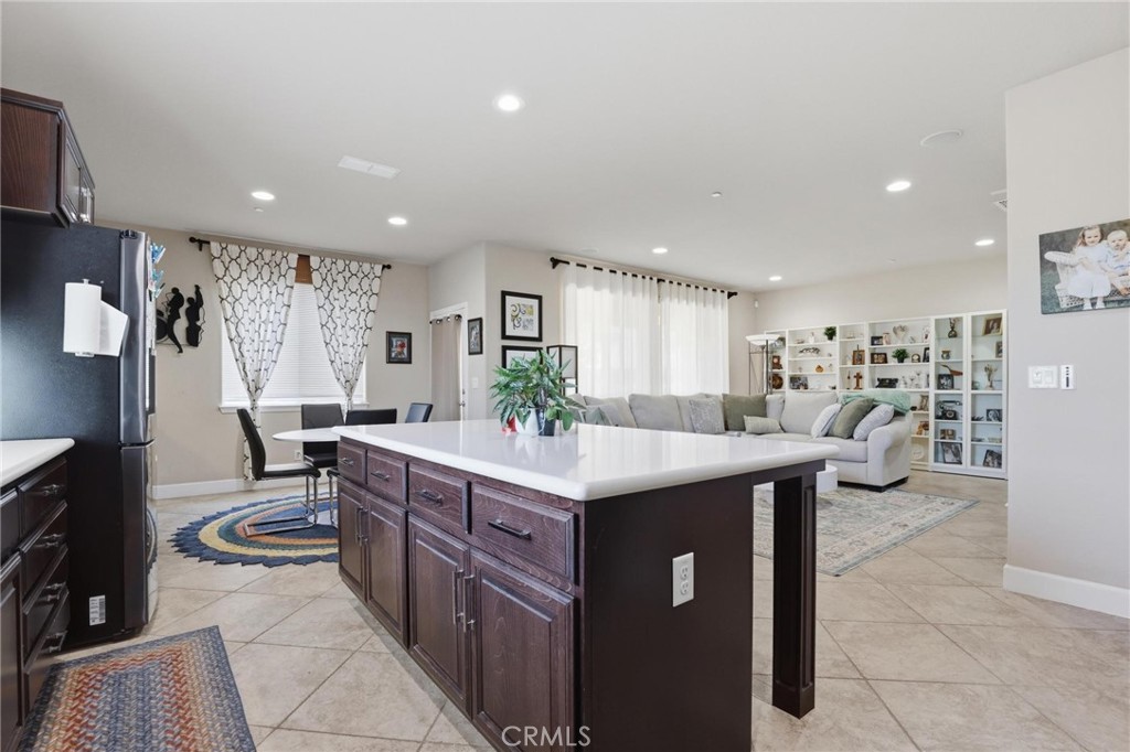 5526 Turnberry Property Photo 14