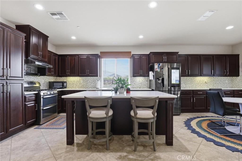5526 Turnberry Property Photo 17