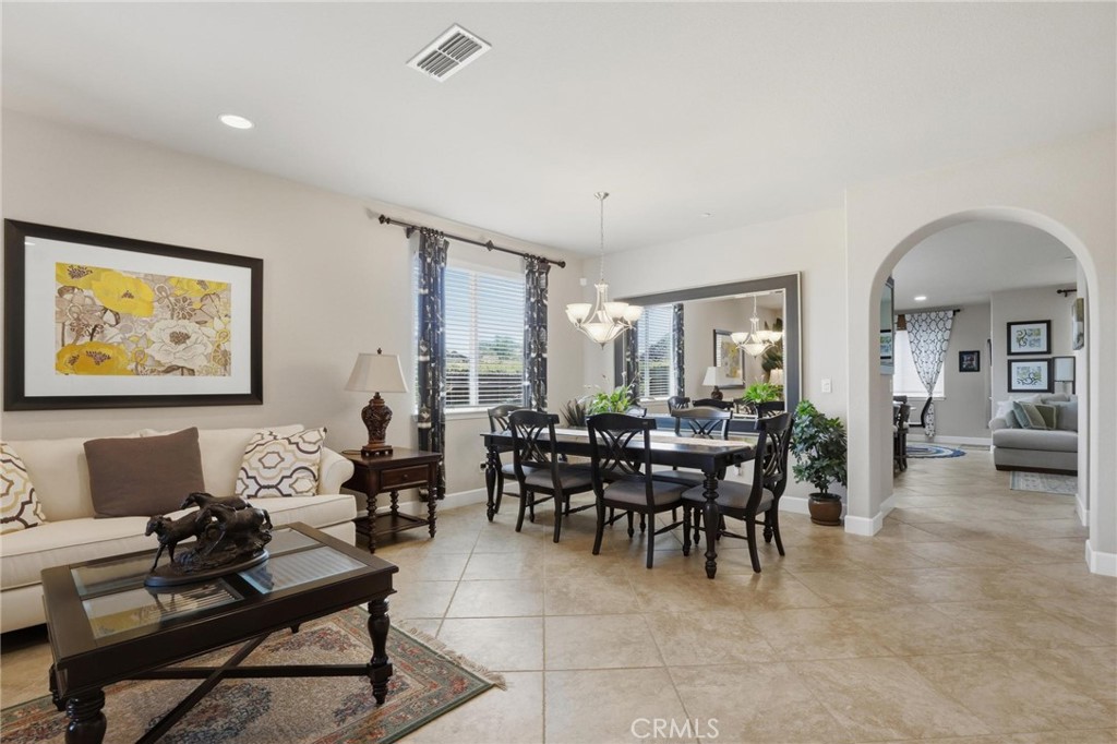 5526 Turnberry Property Photo 18