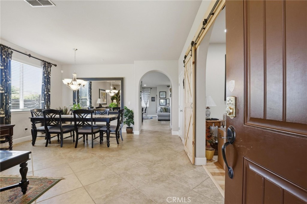 5526 Turnberry Property Photo 19