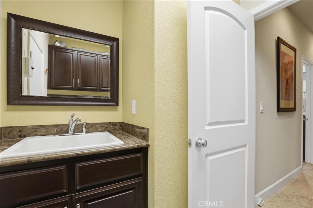 5526 Turnberry Property Photo 28
