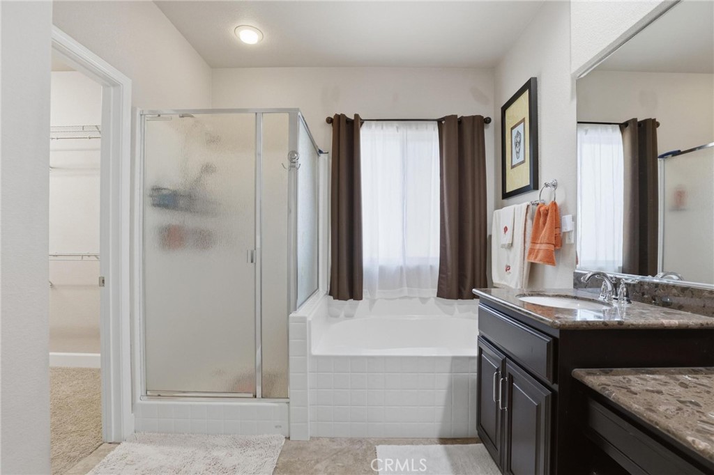 5526 Turnberry Property Photo 31