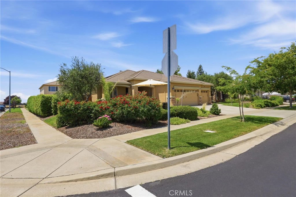 5526 Turnberry Property Photo 45