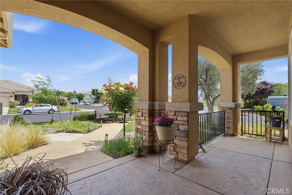 5526 Turnberry Property Photo 48
