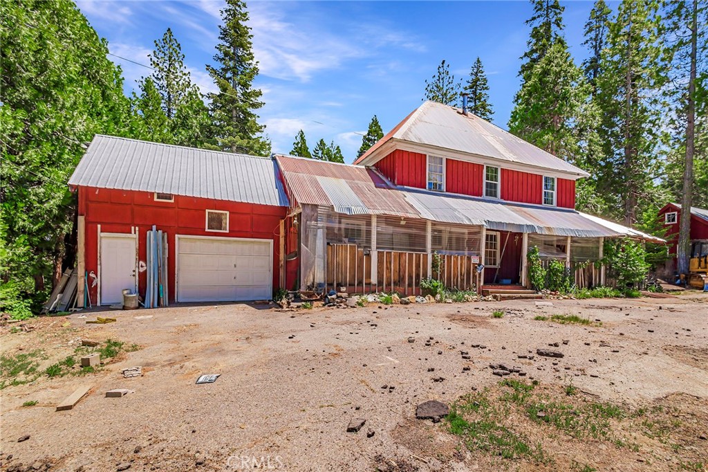 18727 Skyway Property Photo 8