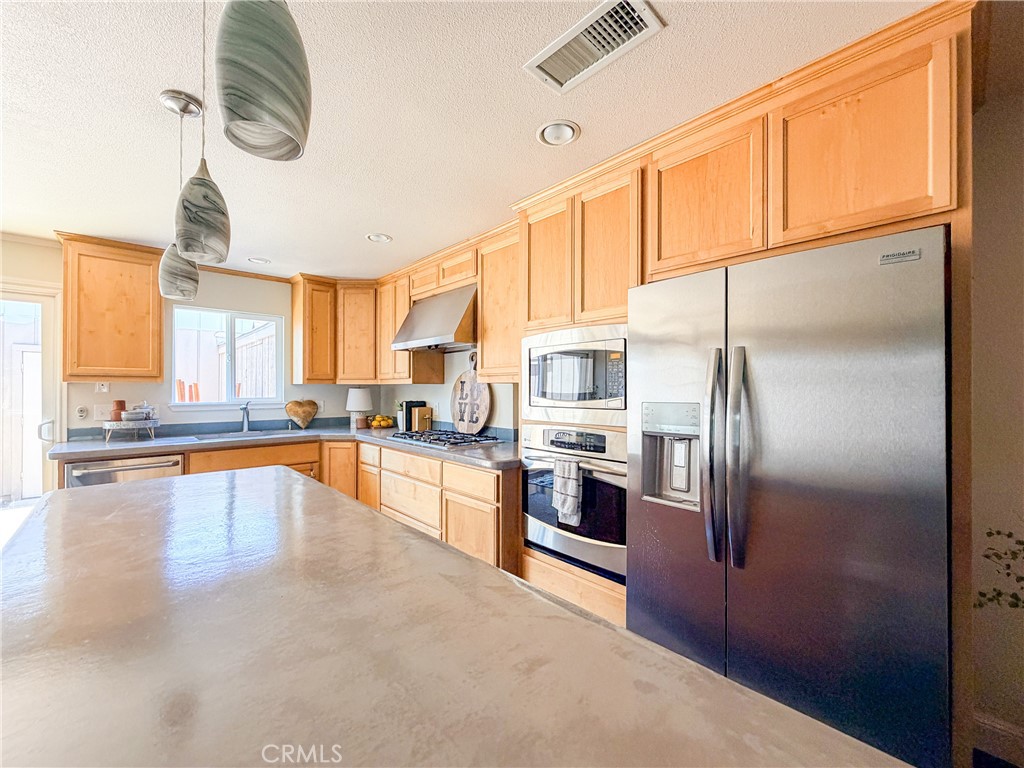 1103 Downing Property Photo 5