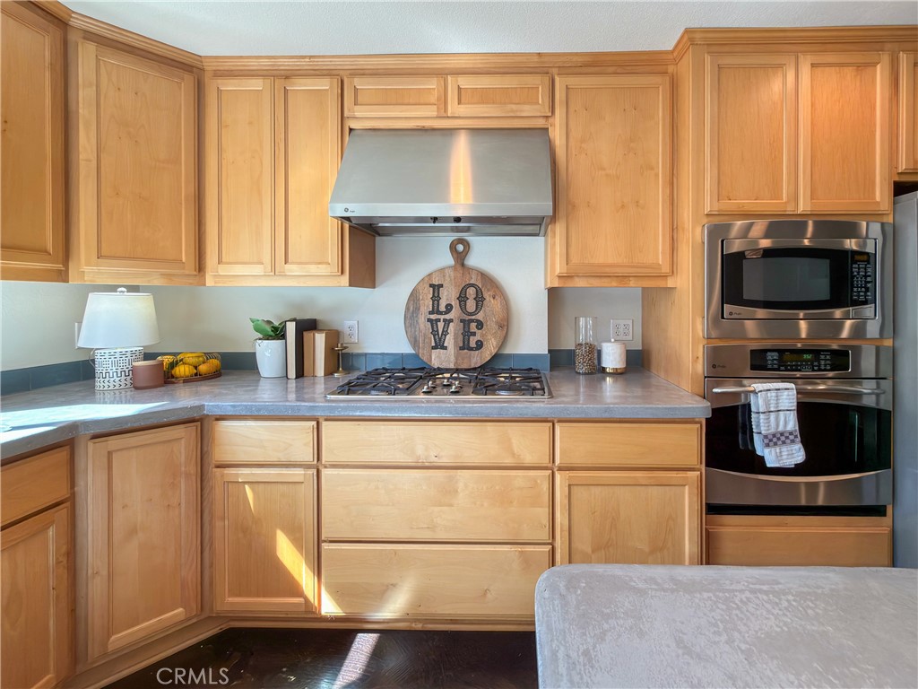 1103 Downing Property Photo 6