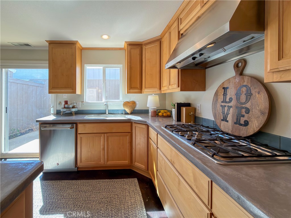 1103 Downing Property Photo 7