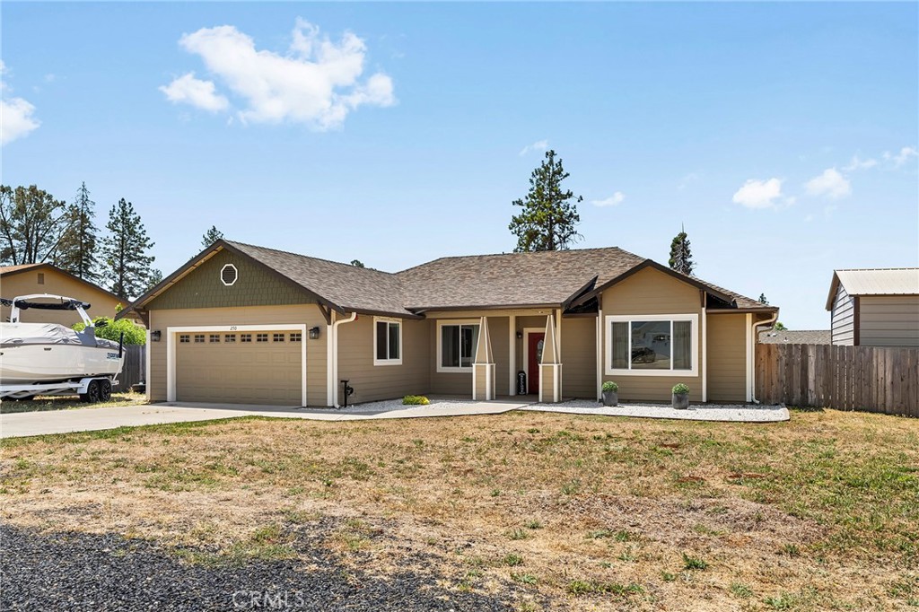 250 Pacific Dr Property Photo 1