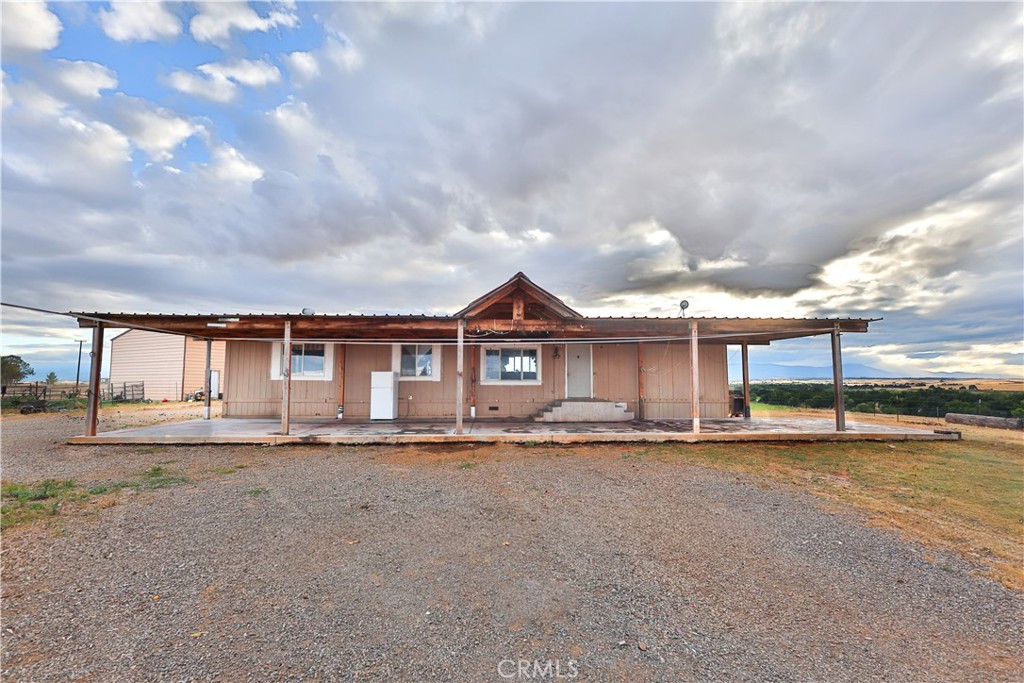 5180 Huggins Rd Property Photo 1