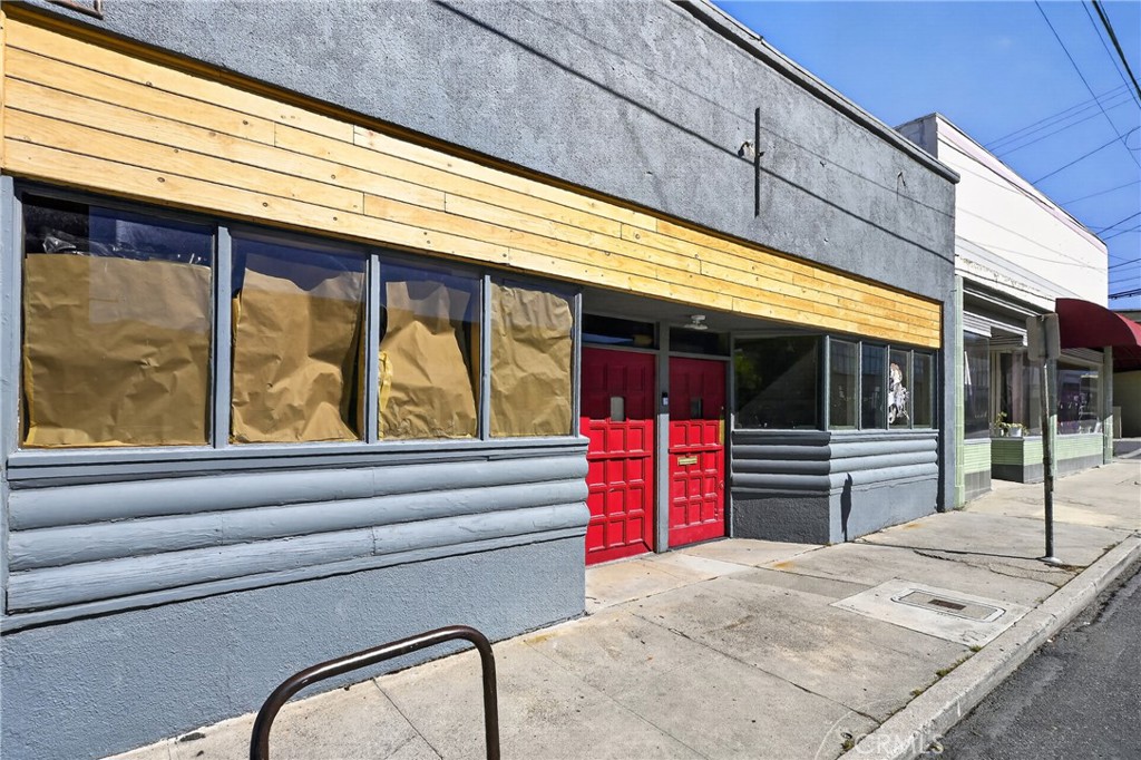 118 S Broadway Property Photo 2