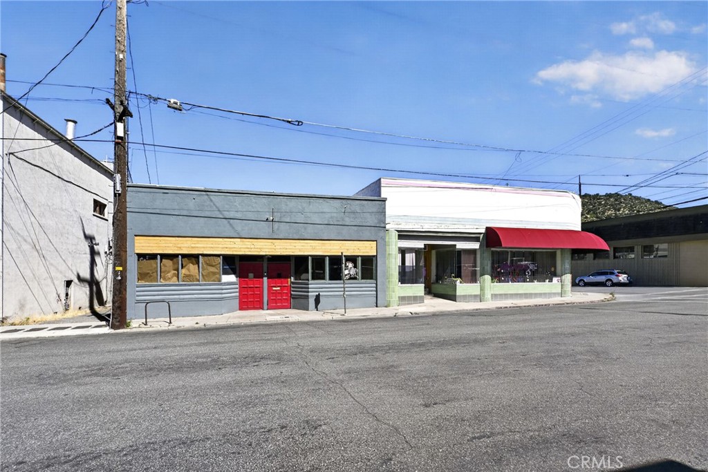 118 S Broadway Property Photo 3