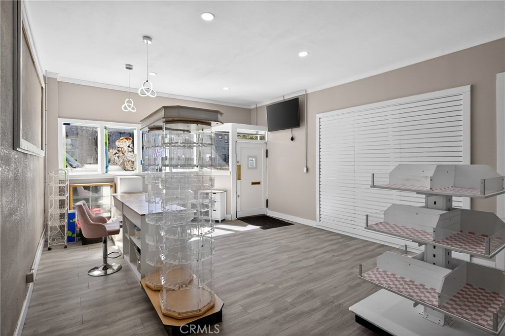 118 S Broadway Property Photo 10