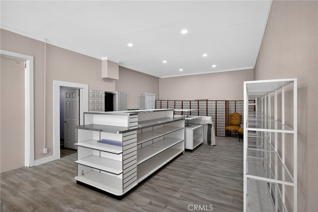 118 S Broadway Property Photo 11