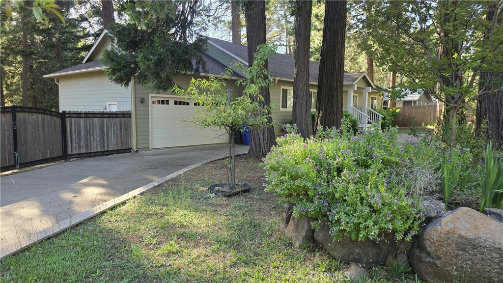 14607 Holmwood Property Photo 3