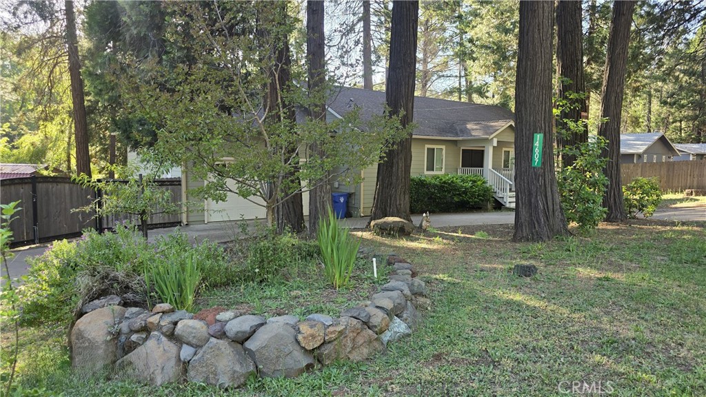 14607 Holmwood Property Photo 5