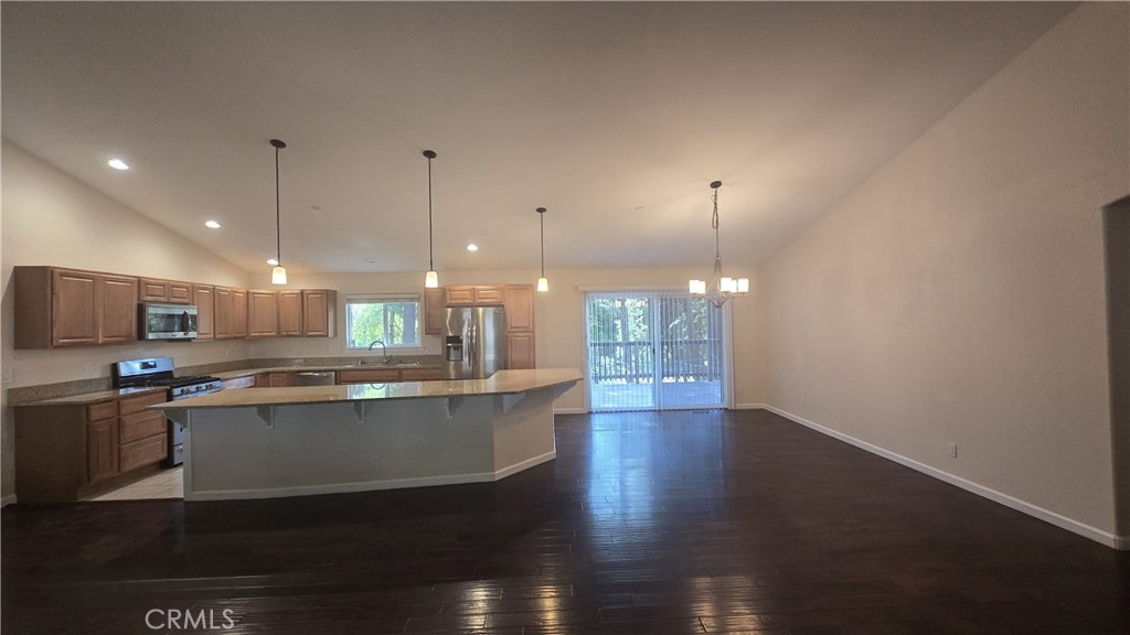 14607 Holmwood Property Photo 7