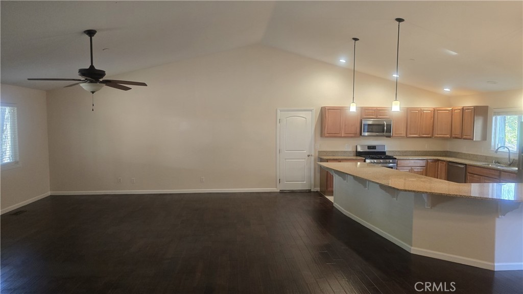 14607 Holmwood Property Photo 14