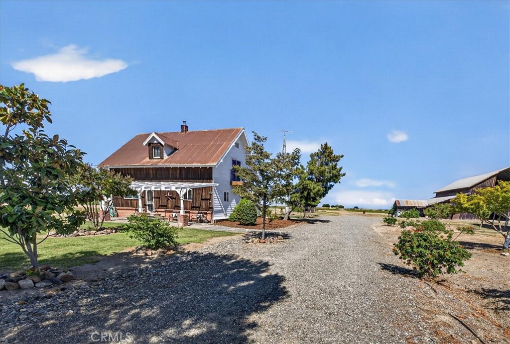 1762 County Road R Property Photo 3
