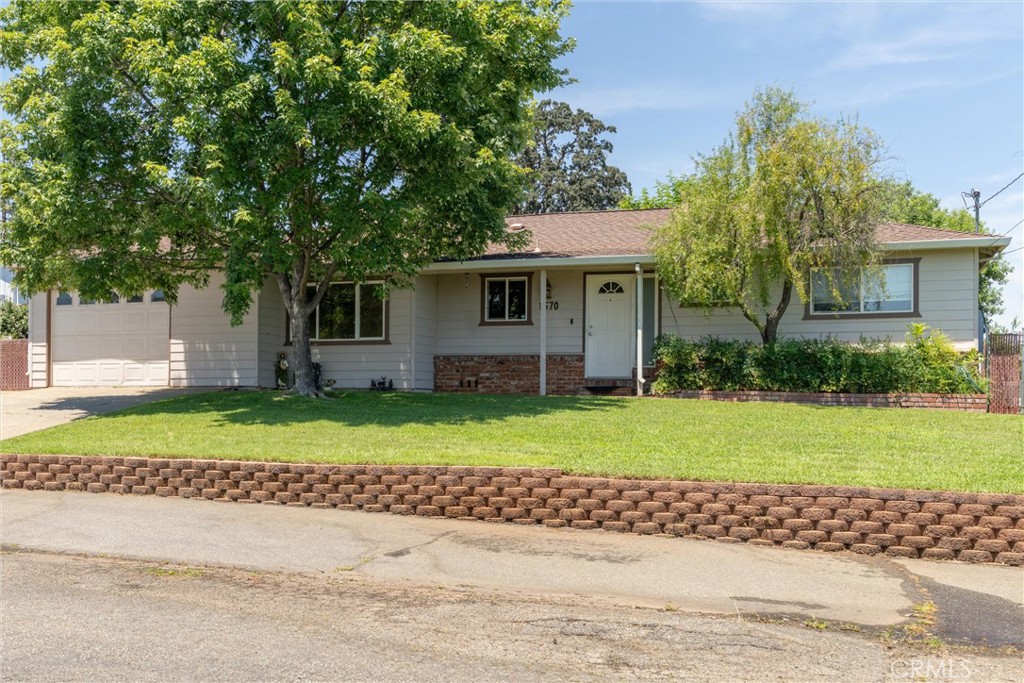 1670 Alma Property Photo 3