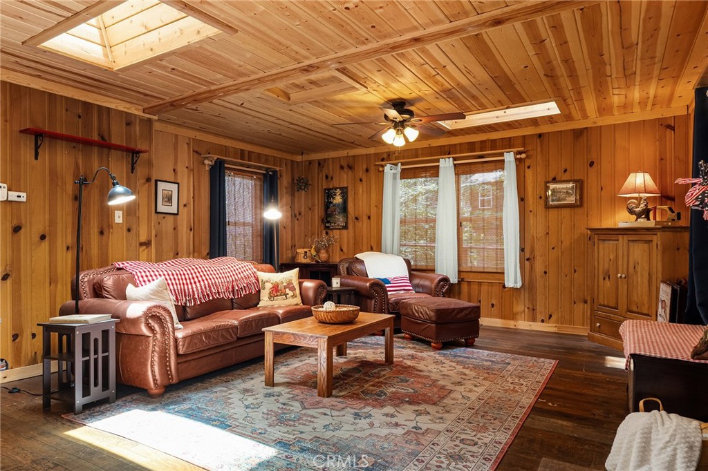15 Toyon Trail Property Photo 2
