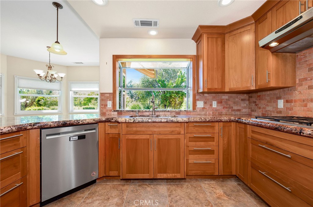1740 Vinson Drive Property Photo 12