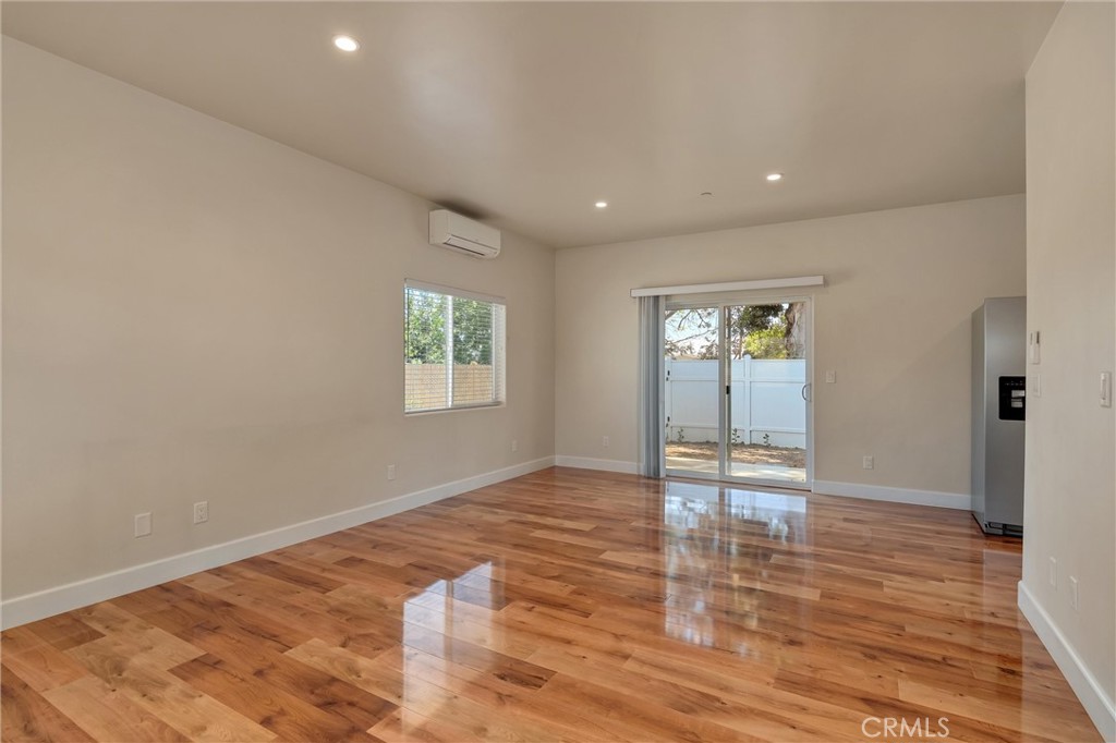 5522 Clark Property Photo 3