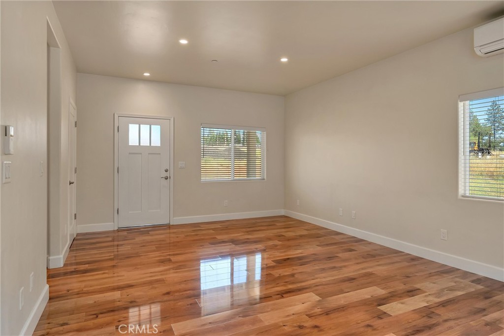 5522 Clark Property Photo 16