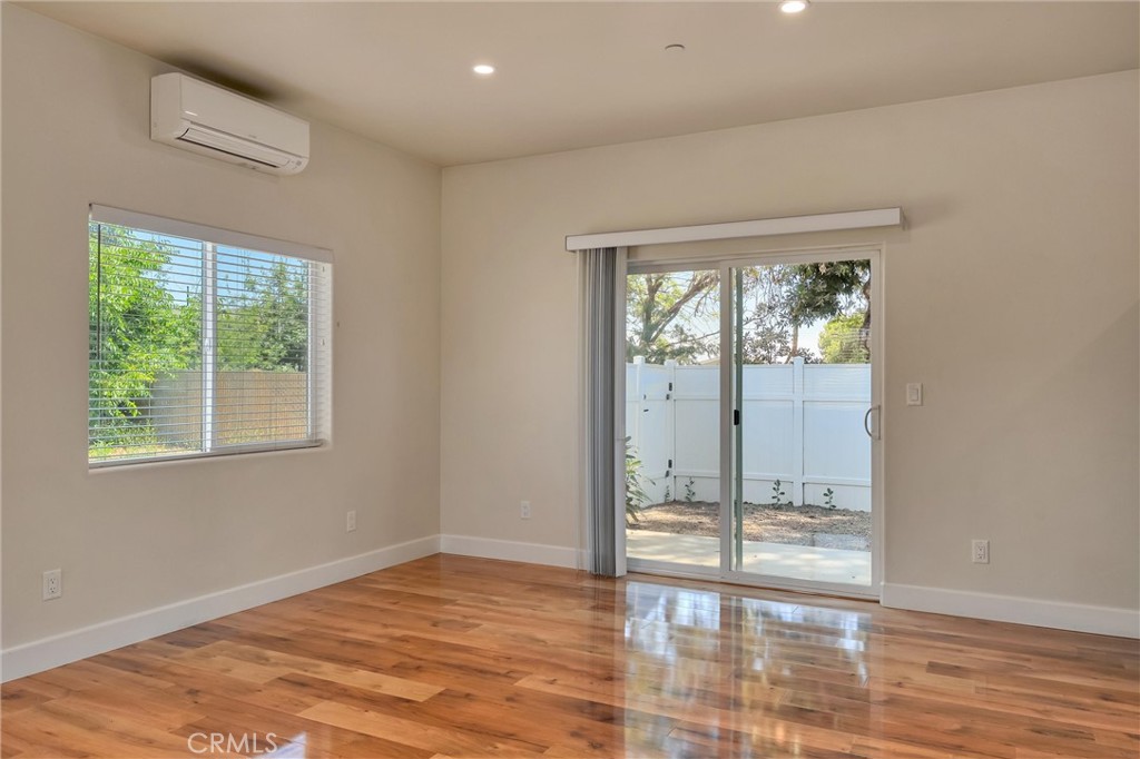 5522 Clark Property Photo 17