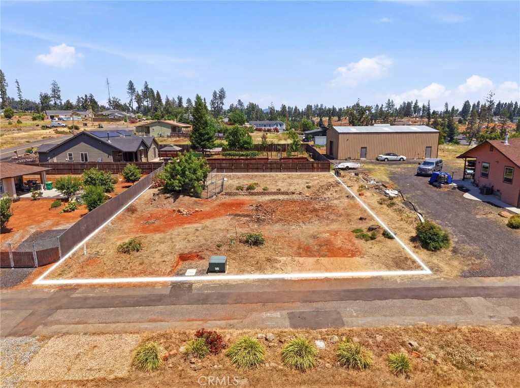 6122 Lois Property Photo 1