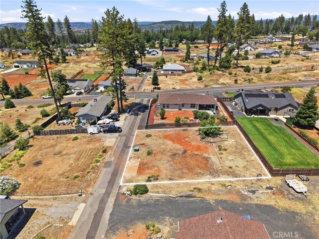 6122 Lois Property Photo 4