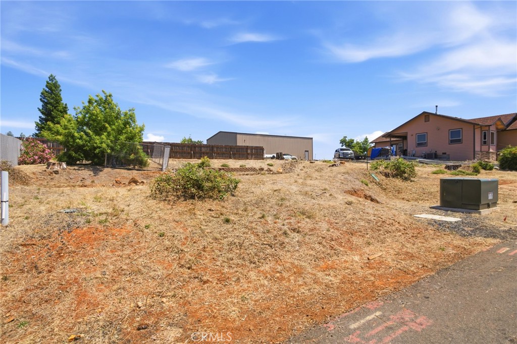 6122 Lois Property Photo 8