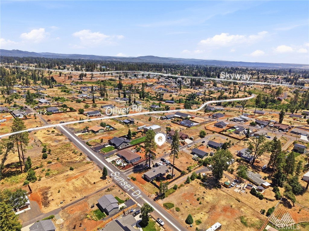 6122 Lois Property Photo 9
