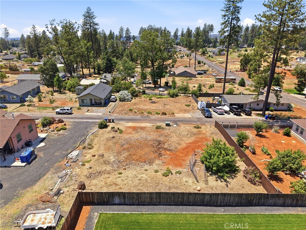 6122 Lois Property Photo 12