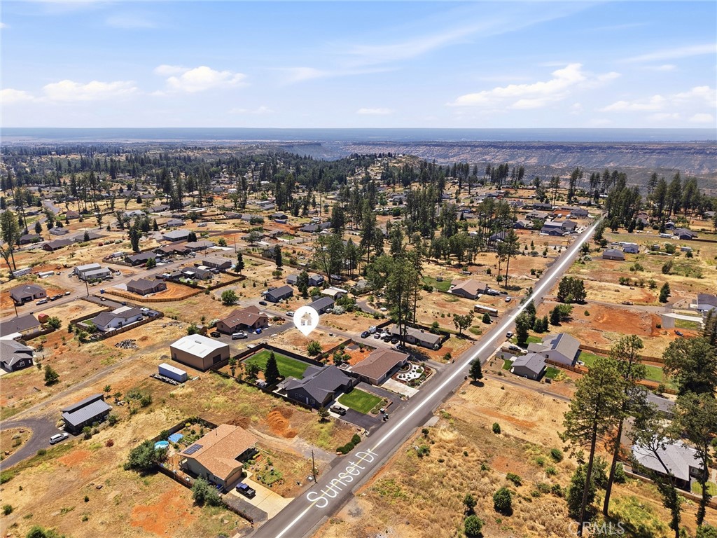 6122 Lois Property Photo 15