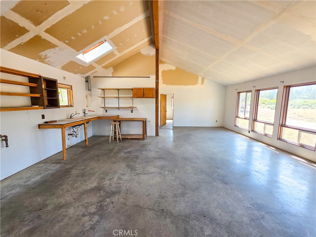 7021 Quarry Rd Property Photo 2