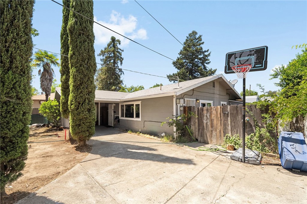 960 High Property Photo 2