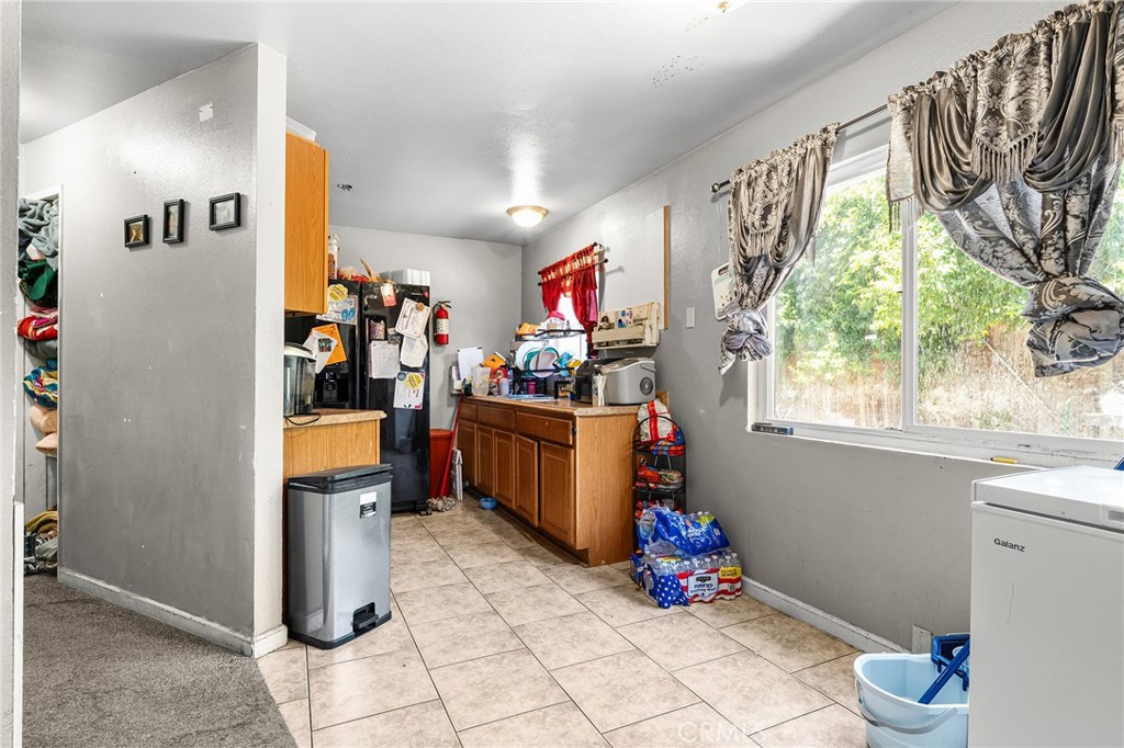 960 High Property Photo 11