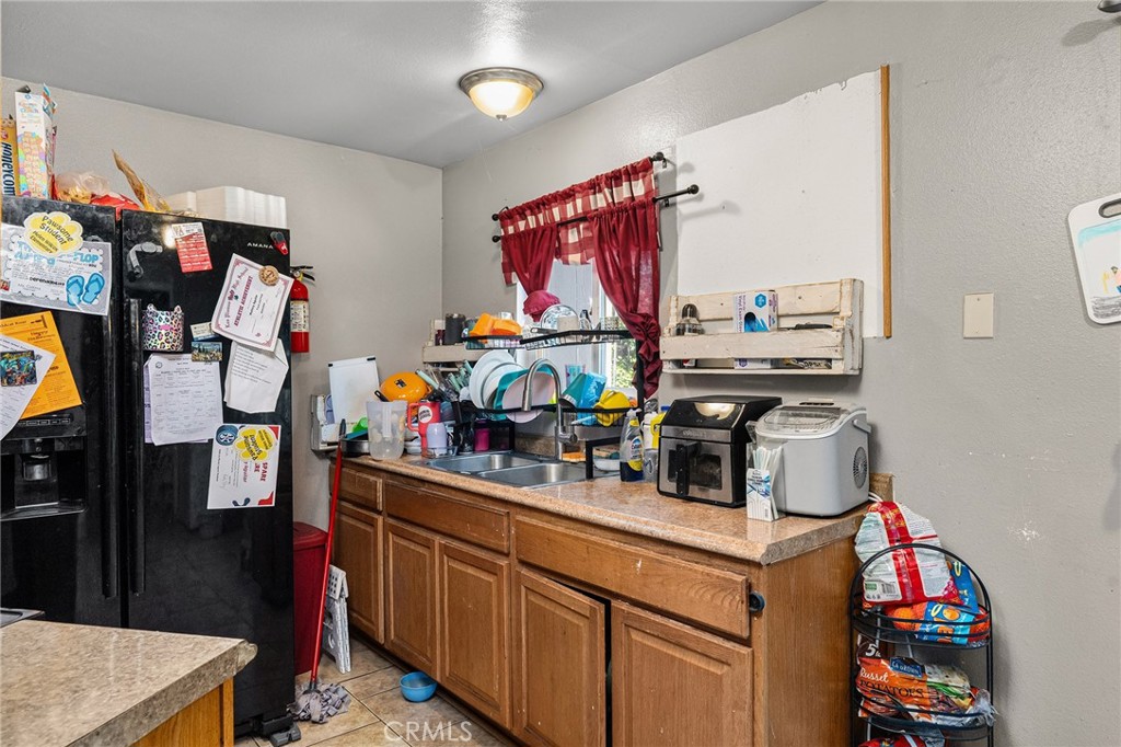 960 High Property Photo 13