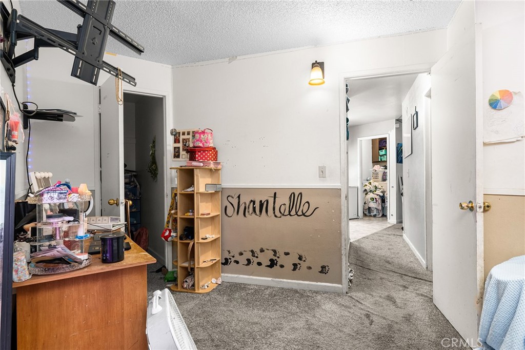 960 High Property Photo 16