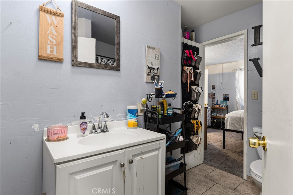 960 High Property Photo 18