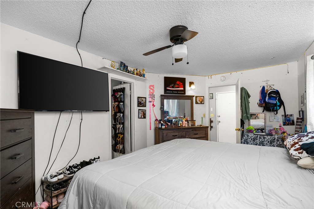 960 High Property Photo 22