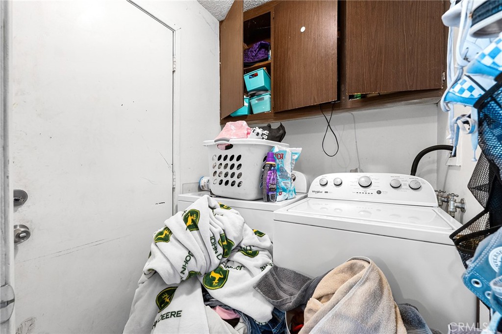 960 High Property Photo 24