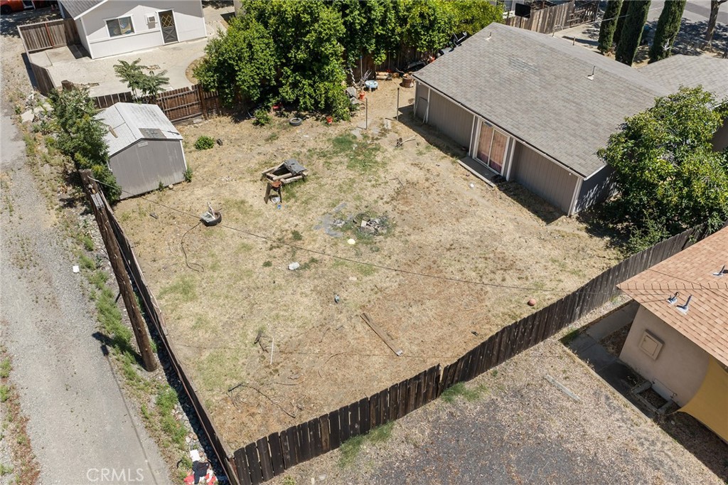960 High Property Photo 33