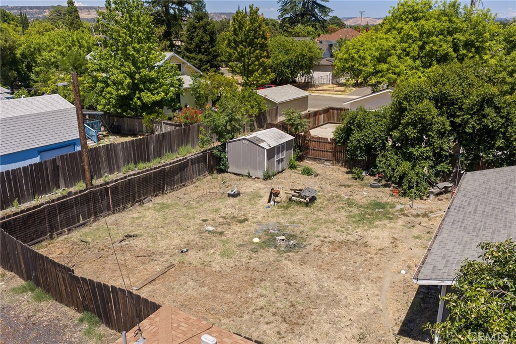 960 High Property Photo 36