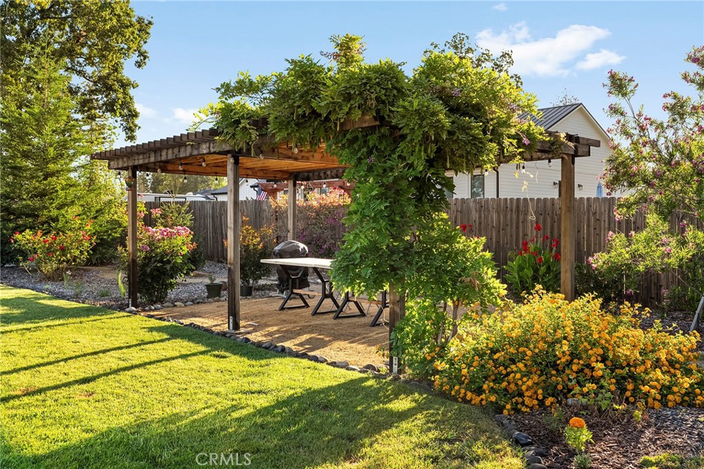 5714 Woodglen Property Photo 8